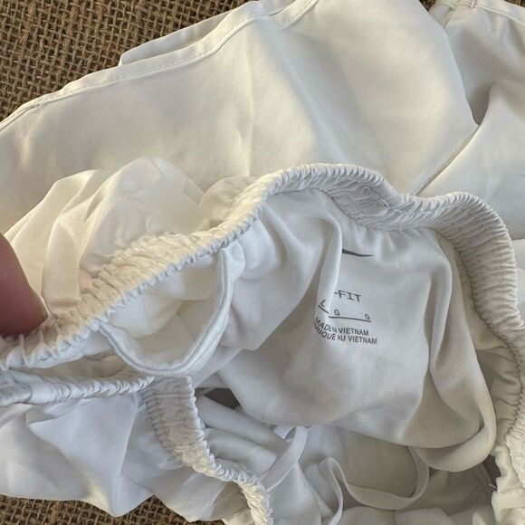 Girls Nike Gym Workout Running Shorts in white size large - Picture 8 of 10